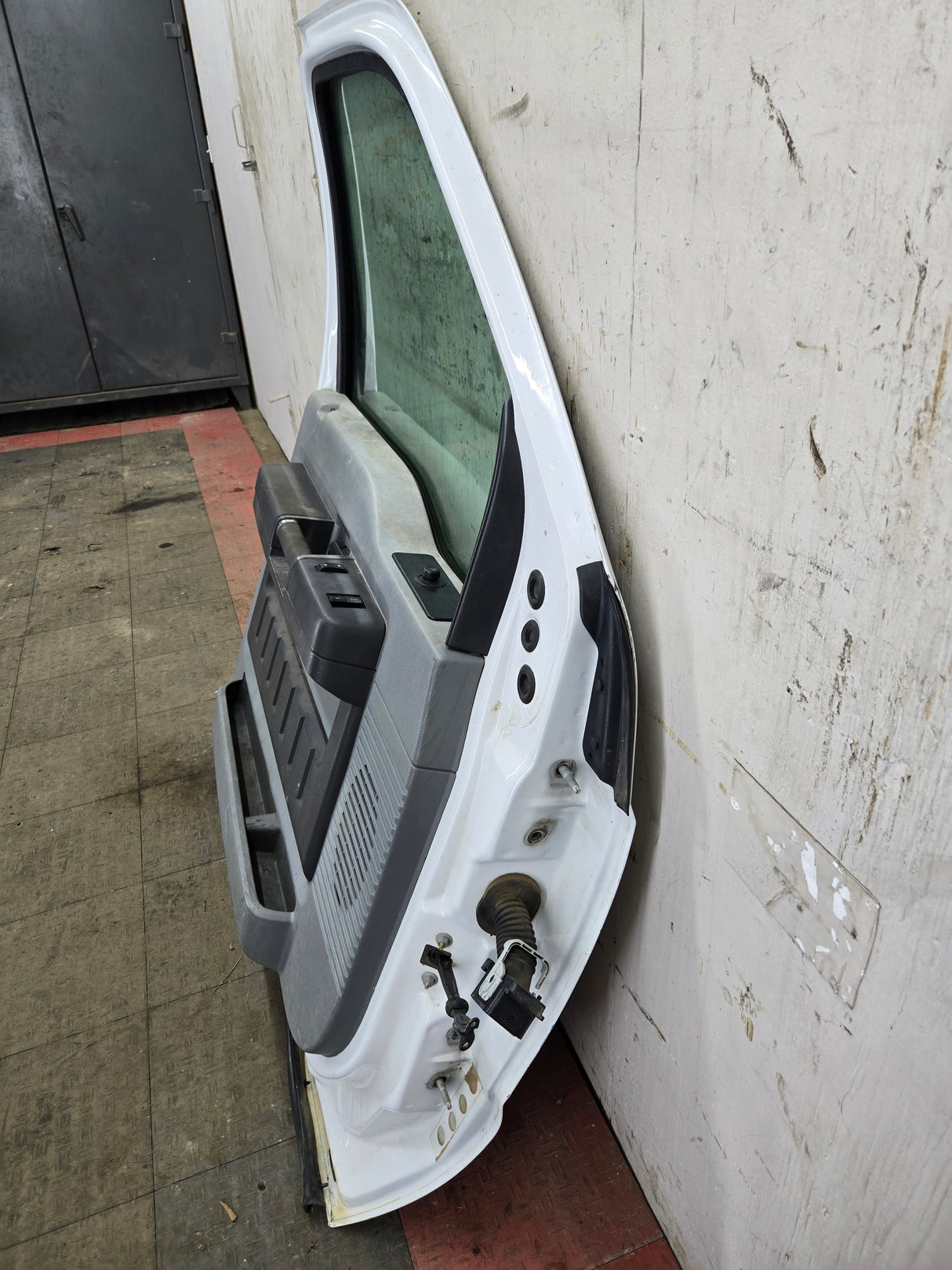 1999-2011 Ford Super Duty LH Front Driver Side Door F250 F350 F450 F550 Oxford White