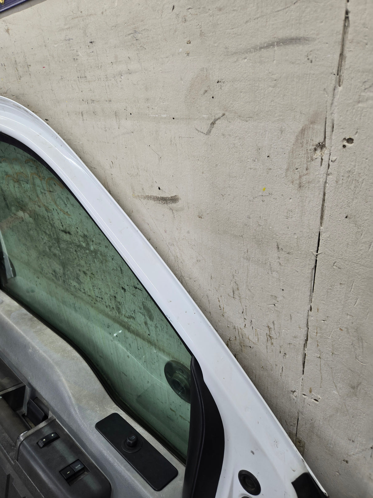 1999-2011 Ford Super Duty LH Front Driver Side Door F250 F350 F450 F550 Oxford White