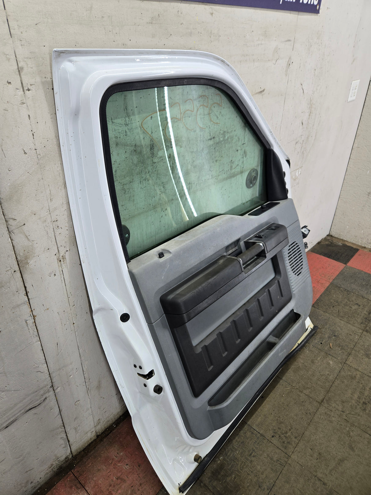 1999-2011 Ford Super Duty LH Front Driver Side Door F250 F350 F450 F550 Oxford White