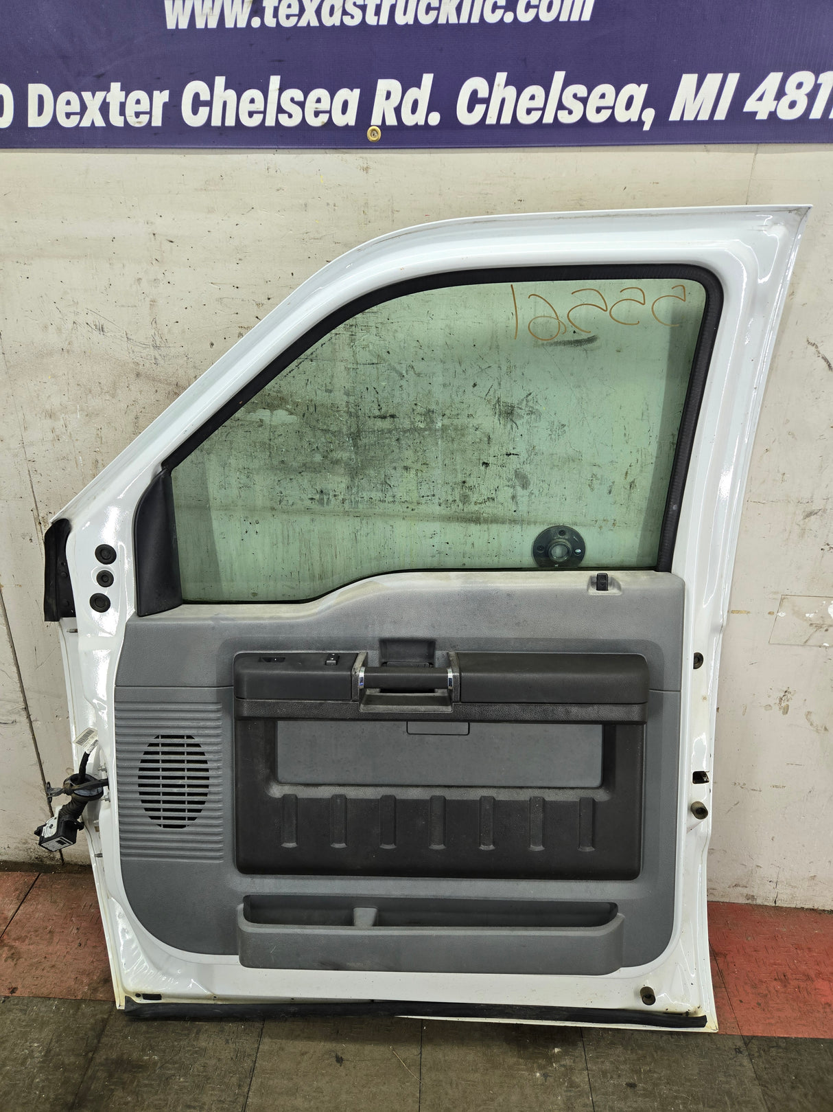 1999-2011 Ford Super Duty / Excursion Front Passenger RH Door F250 F350 F450 F550 - Oxford White
