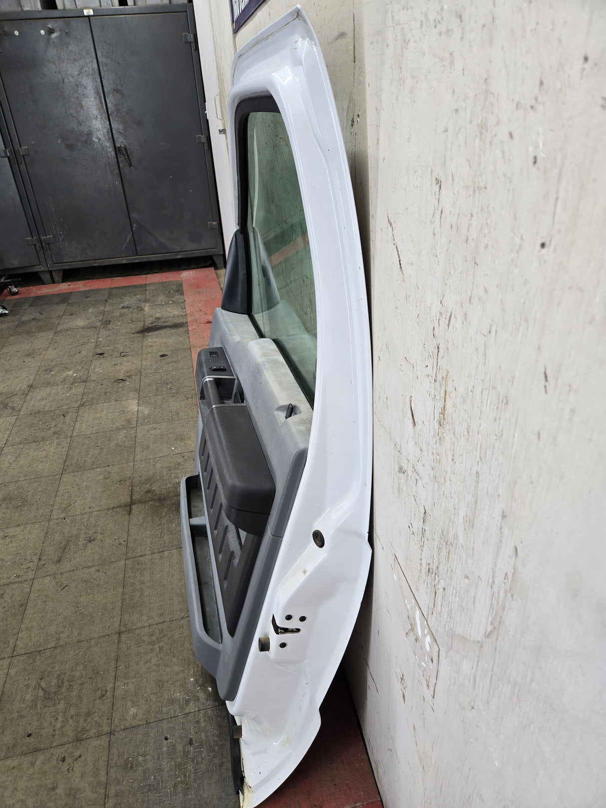 1999-2011 Ford Super Duty / Excursion Front Passenger RH Door F250 F350 F450 F550 - Oxford White