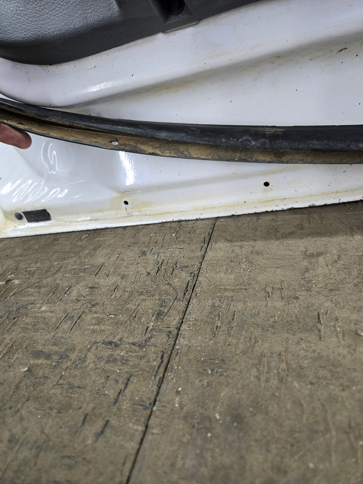 1999-2011 Ford Super Duty / Excursion Front Passenger RH Door F250 F350 F450 F550 - Oxford White
