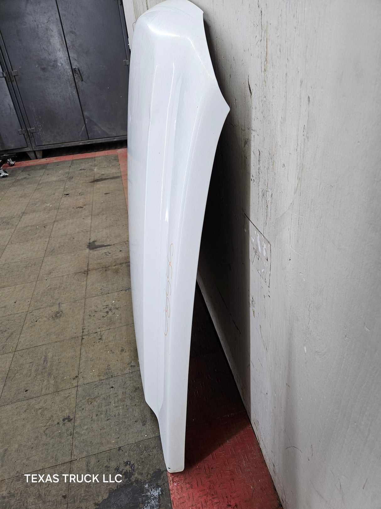 2003-2006 Chevrolet Silverado 1500 2500 'Cateye' HD Hood OEM - Summit White