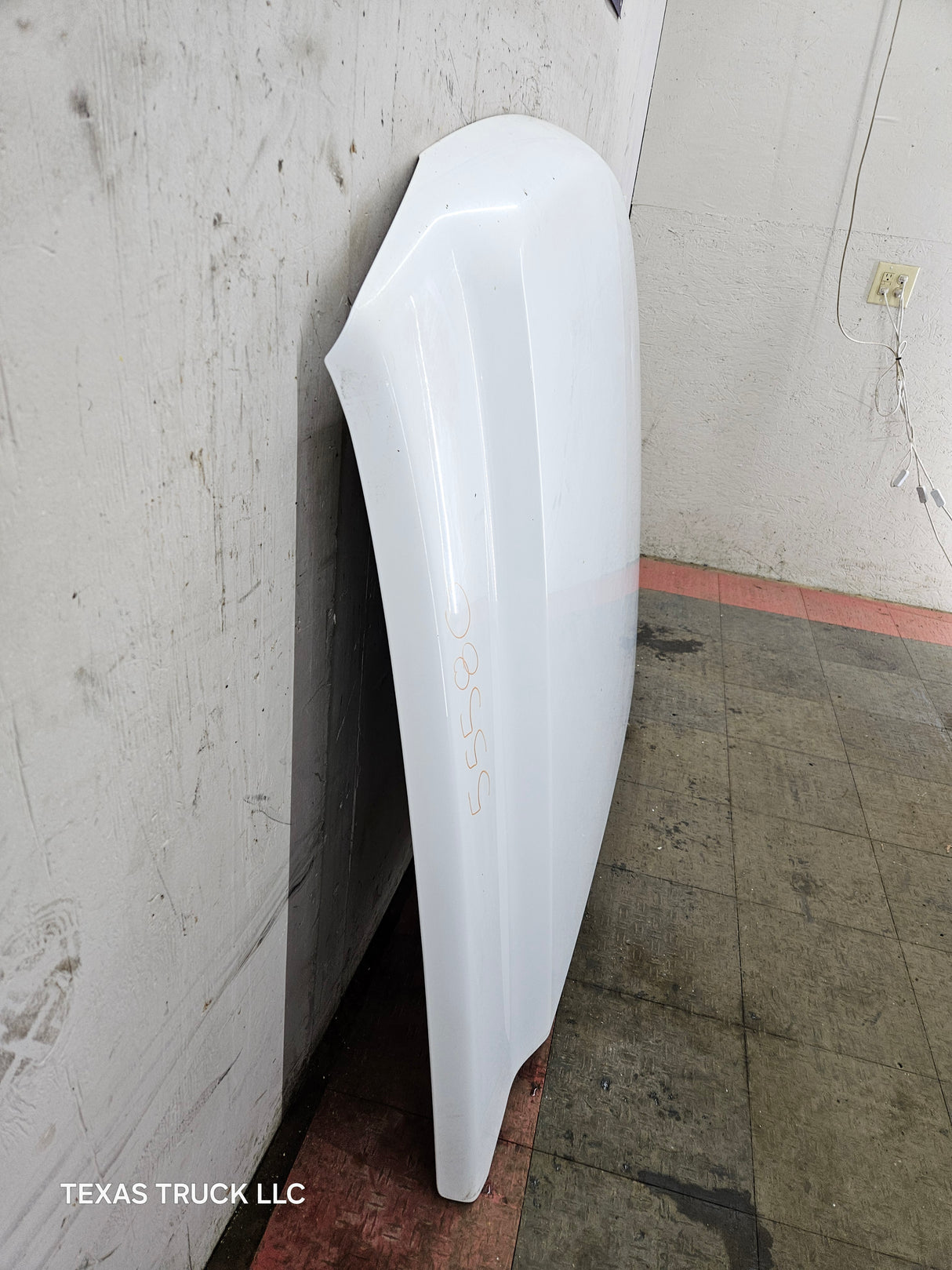 2003-2006 Chevrolet Silverado 1500 2500 'Cateye' HD Hood OEM - Summit White