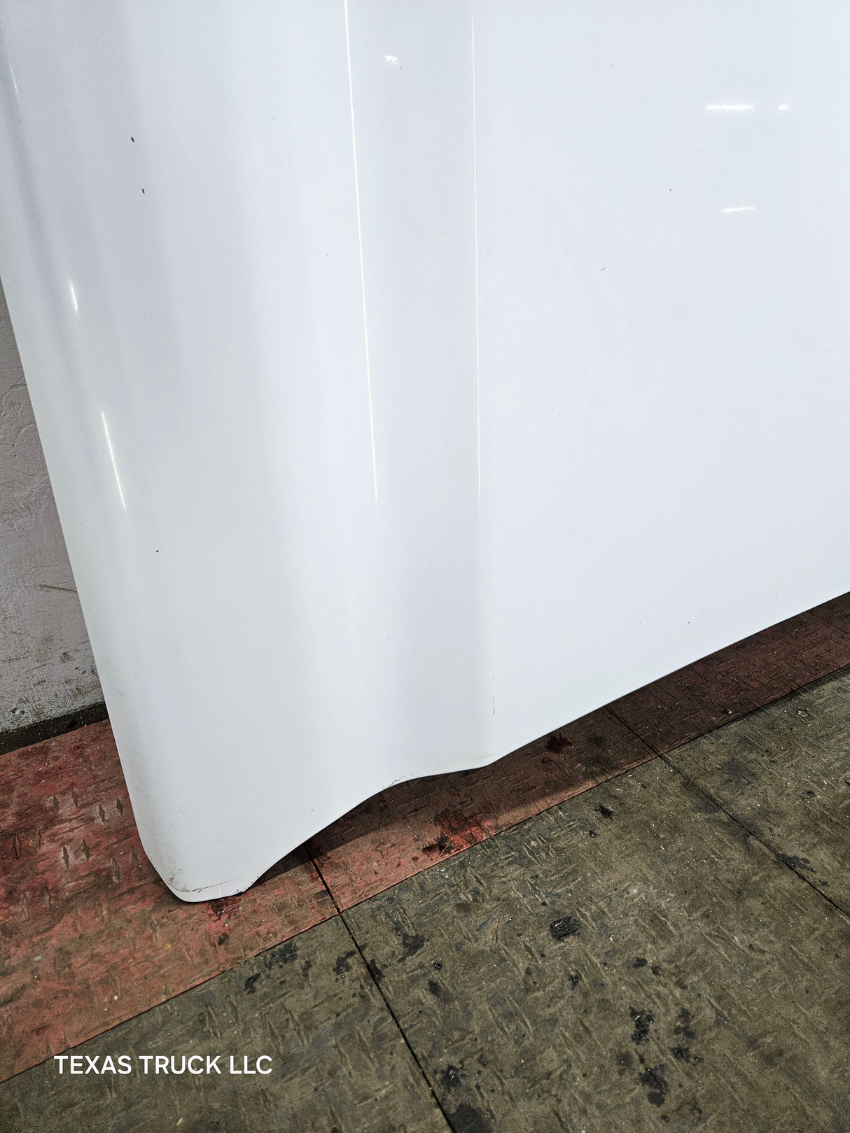 2003-2006 Chevrolet Silverado 1500 2500 'Cateye' HD Hood OEM - Summit White