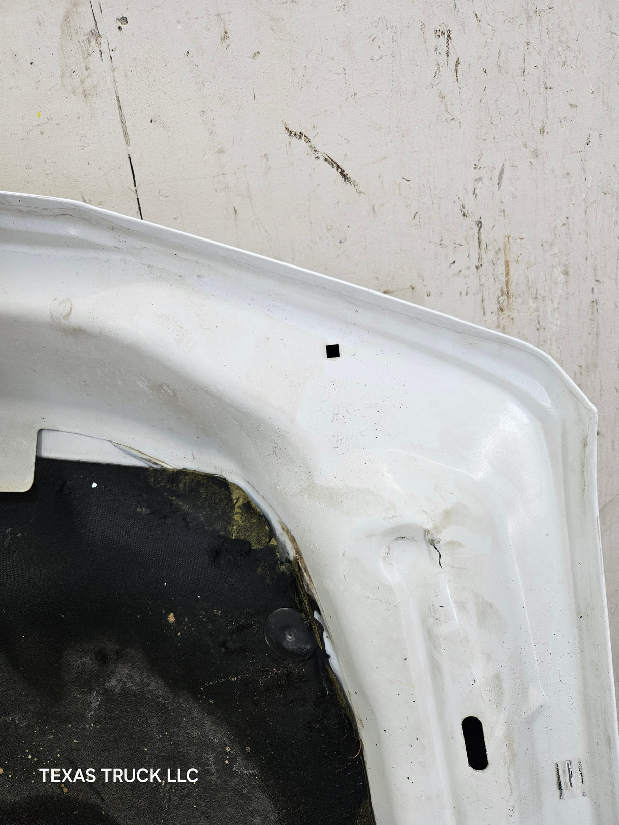 2003-2006 Chevrolet Silverado 1500 2500 'Cateye' HD Hood OEM - Summit White