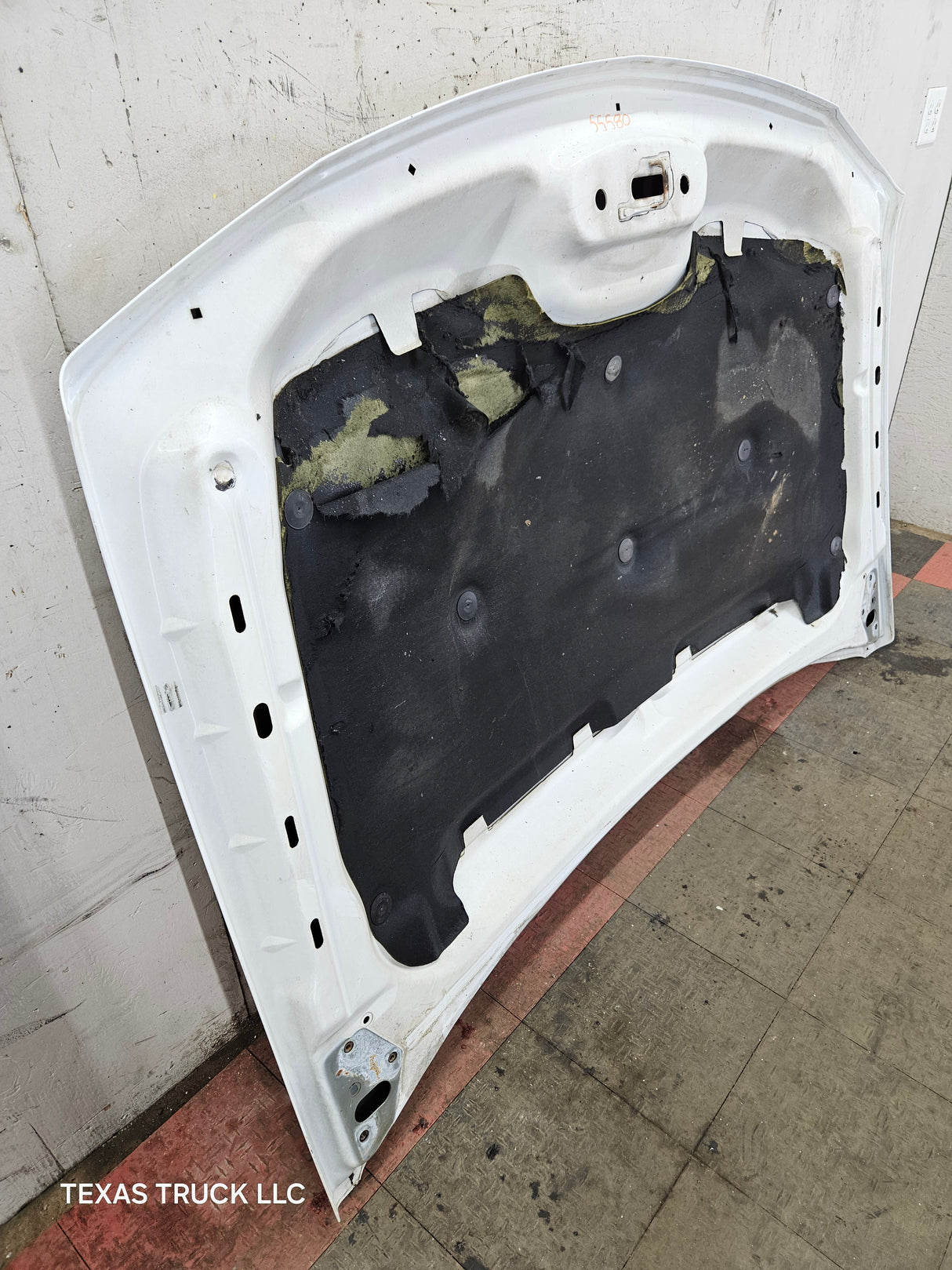 2003-2006 Chevrolet Silverado 1500 2500 'Cateye' HD Hood OEM - Summit White