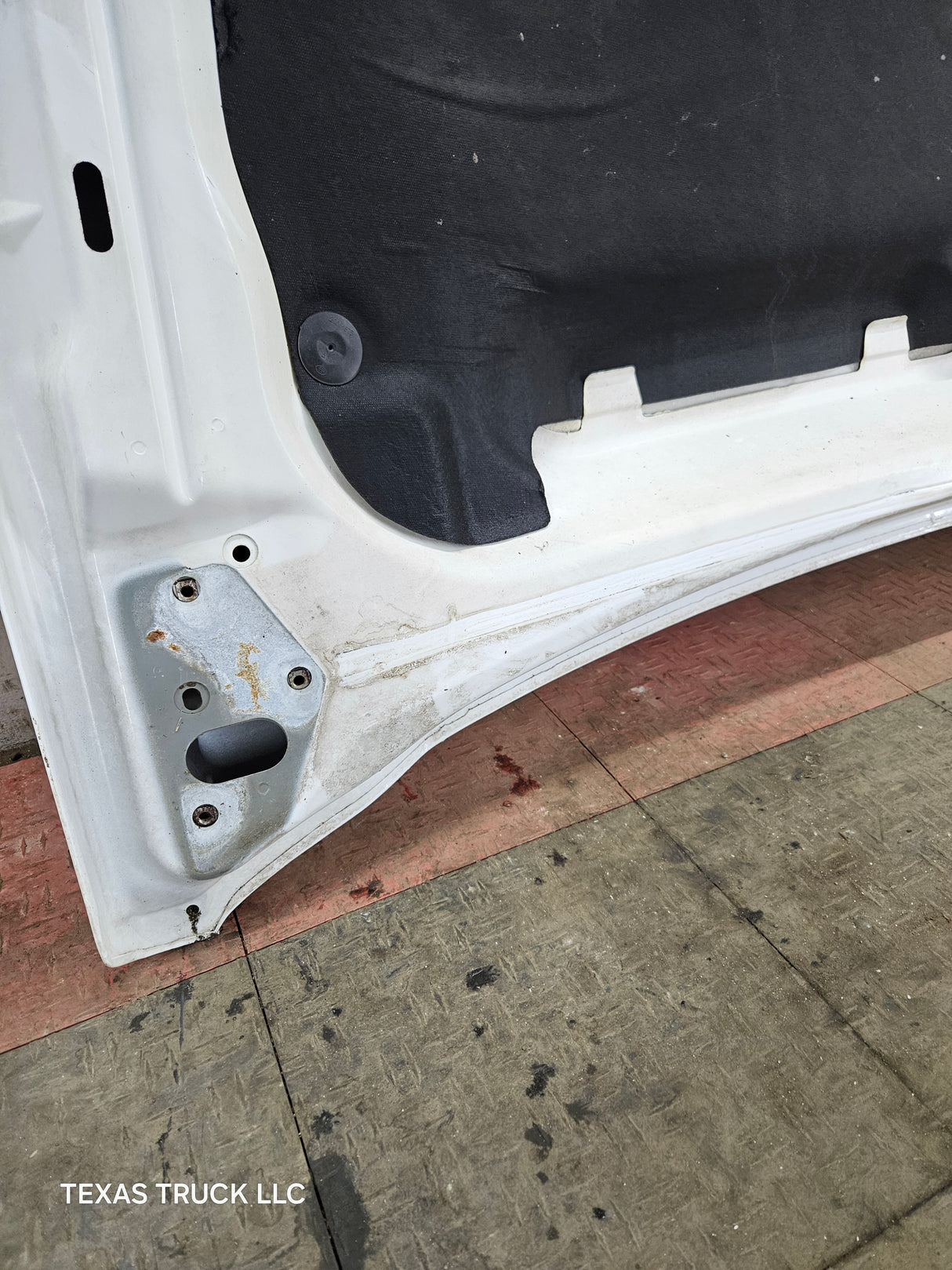 2003-2006 Chevrolet Silverado 1500 2500 'Cateye' HD Hood OEM - Summit White