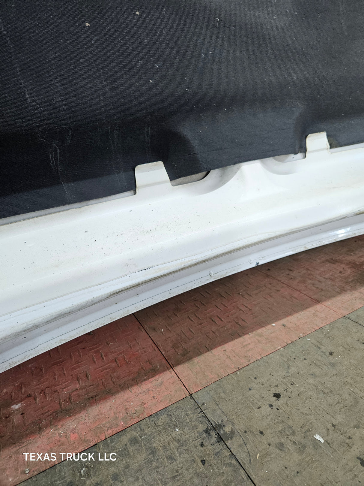 2003-2006 Chevrolet Silverado 1500 2500 'Cateye' HD Hood OEM - Summit White