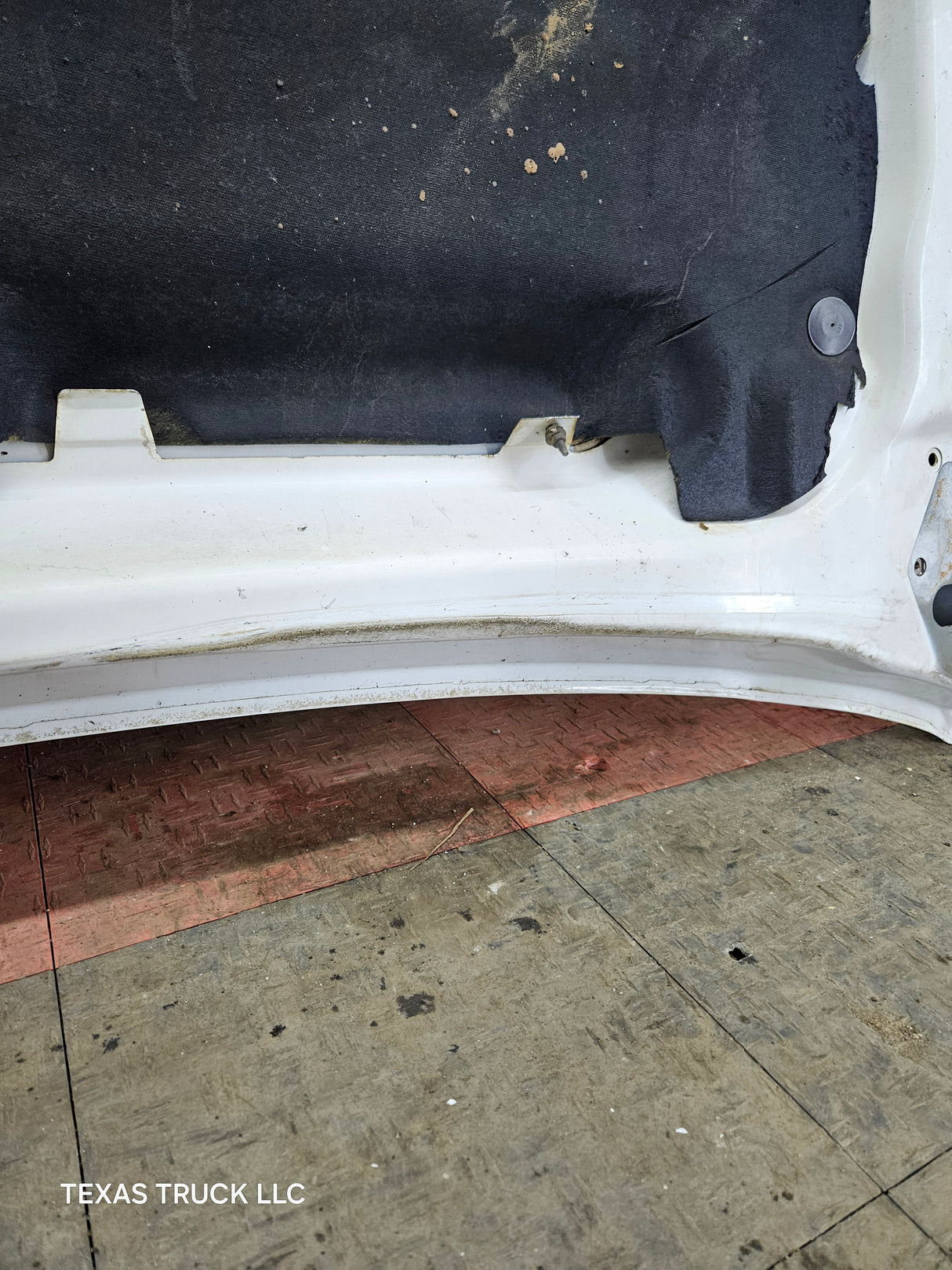 2003-2006 Chevrolet Silverado 1500 2500 'Cateye' HD Hood OEM - Summit White