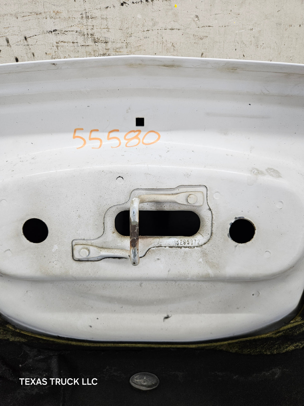 2003-2006 Chevrolet Silverado 1500 2500 'Cateye' HD Hood OEM - Summit White