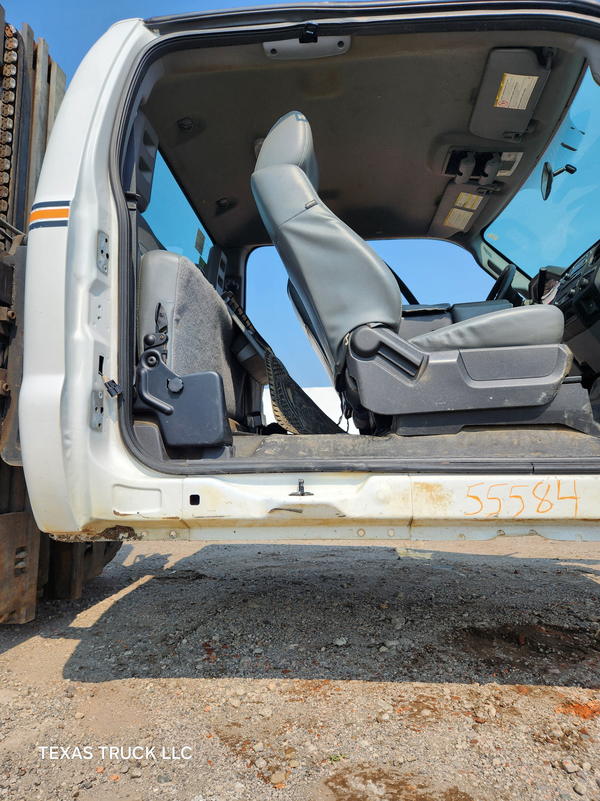 2011-2016 Ford F250 F350 F450 F550 Super Duty Extended Cab - Oxford White