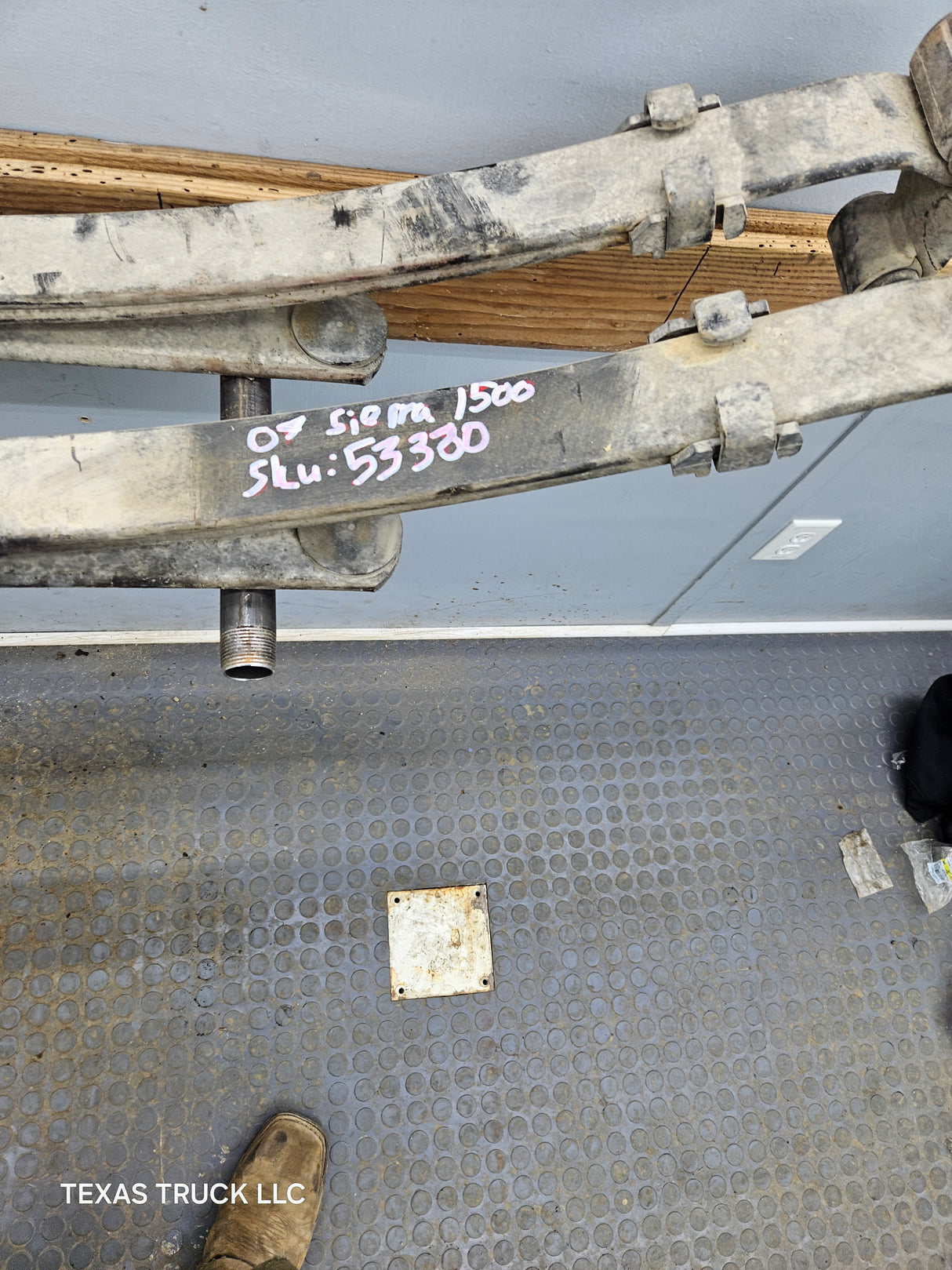 2007-2013 Chevrolet Silverado / GMC Sierra 1500 Rear Leaf Spring - Pair
