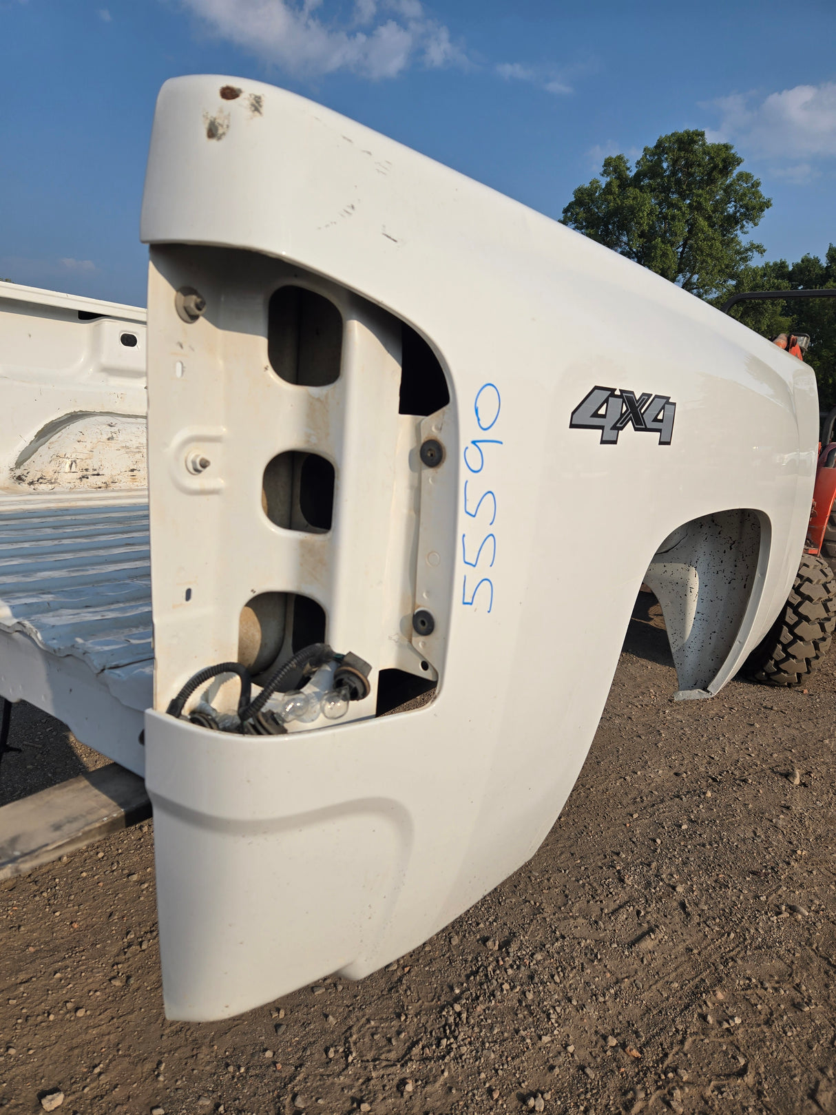2007-2013 Chevrolet Silverado 1500 2500 3500 HD 6' 6" Short Truck Bed
