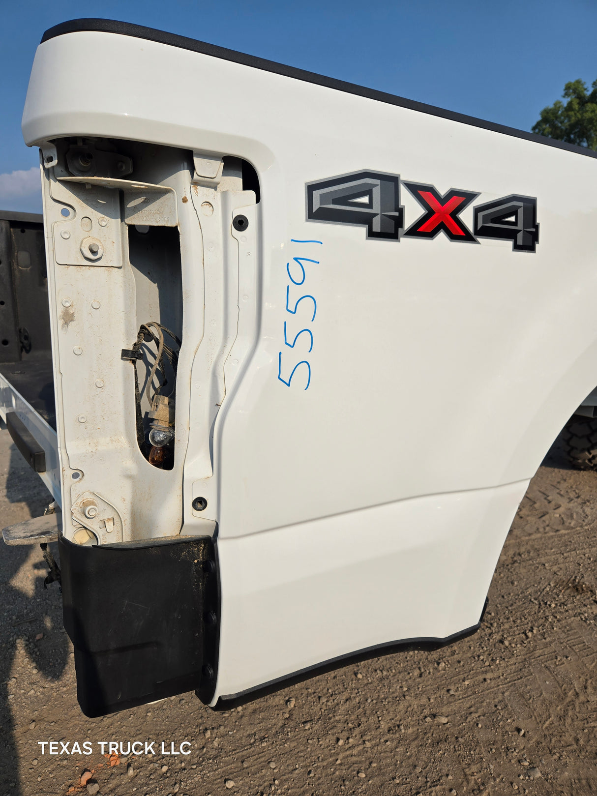 2017-2022 Ford F250 F350 Super Duty 6' 9" Short Truck Bed - Oxford White