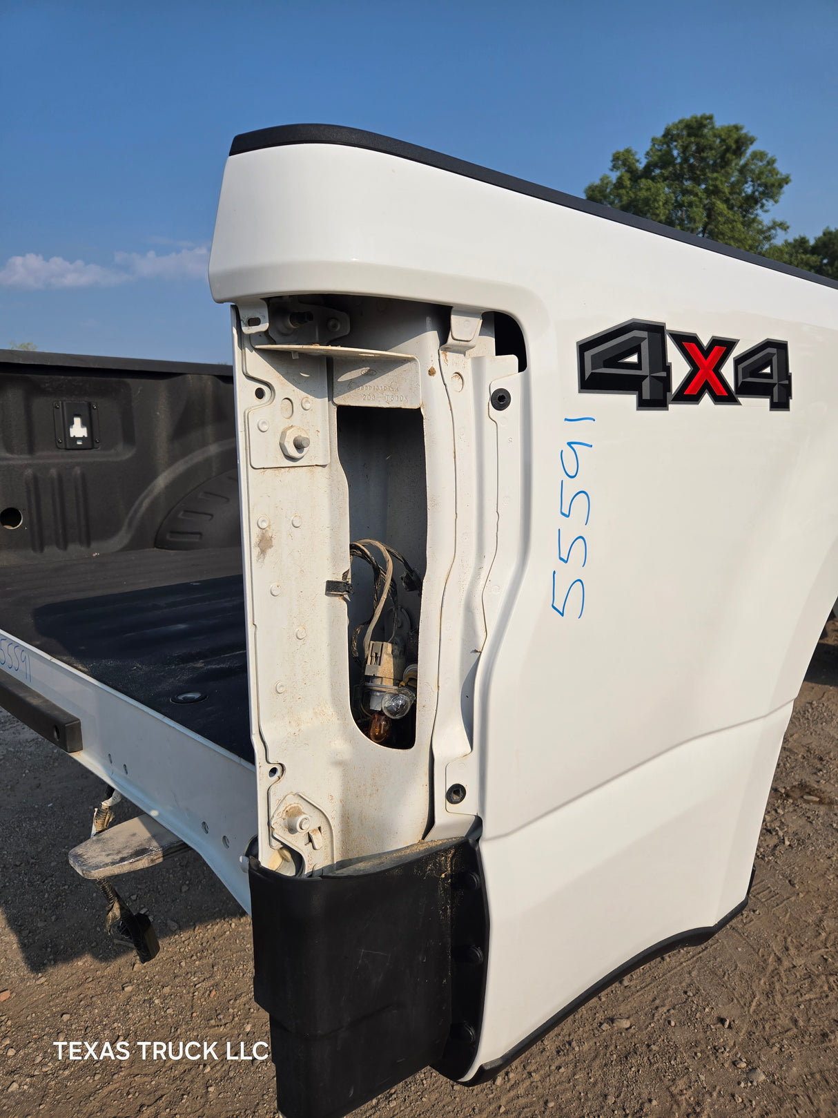 2017-2022 Ford F250 F350 Super Duty 6' 9" Short Truck Bed - Oxford White