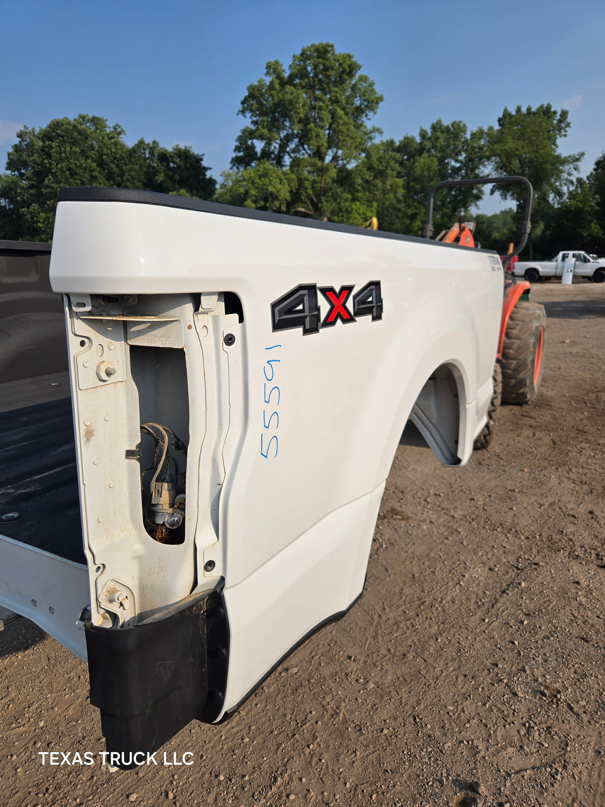 2017-2022 Ford F250 F350 Super Duty 6' 9" Short Truck Bed - Oxford White