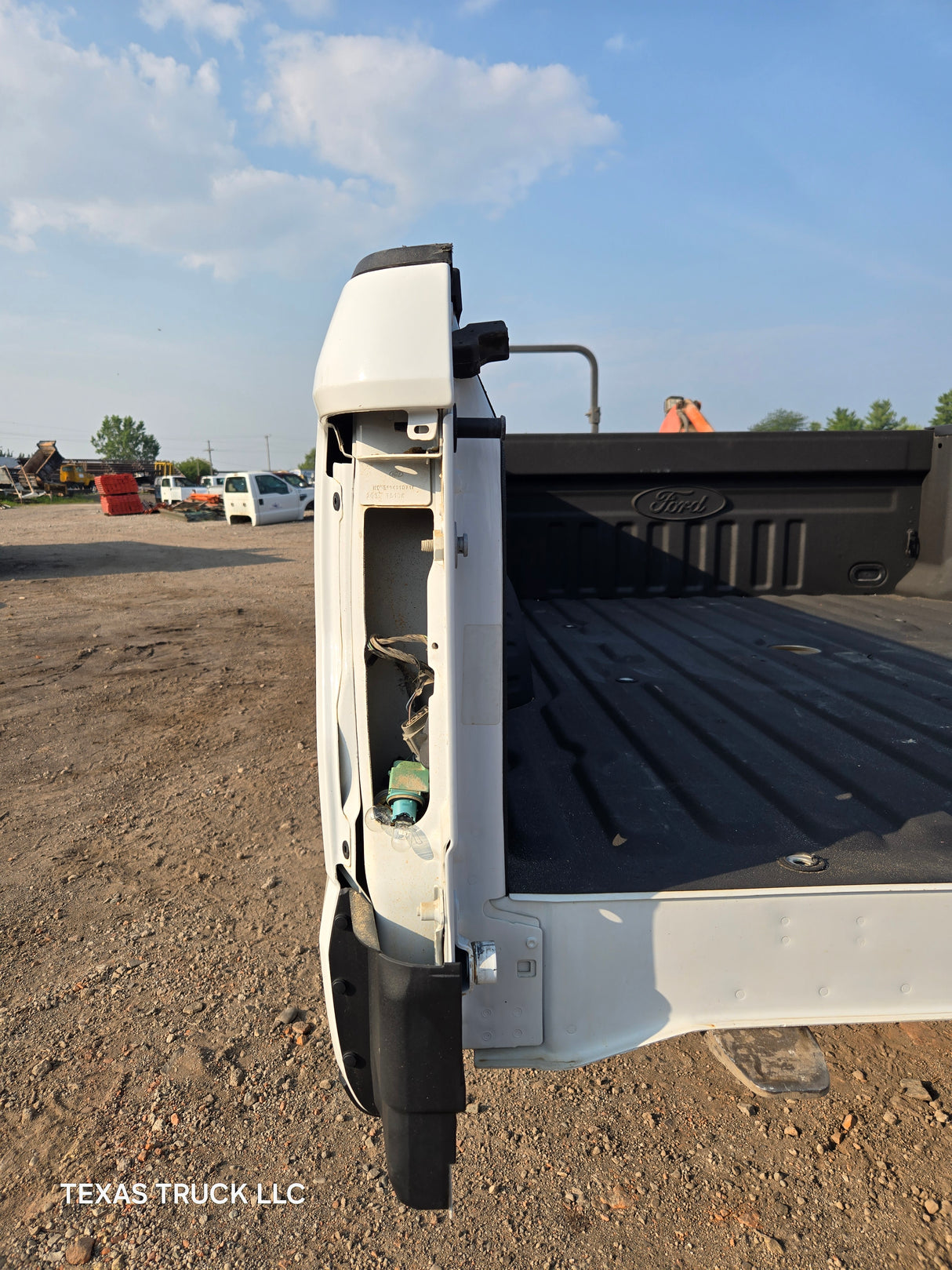 2017-2022 Ford F250 F350 Super Duty 6' 9" Short Truck Bed - Oxford White