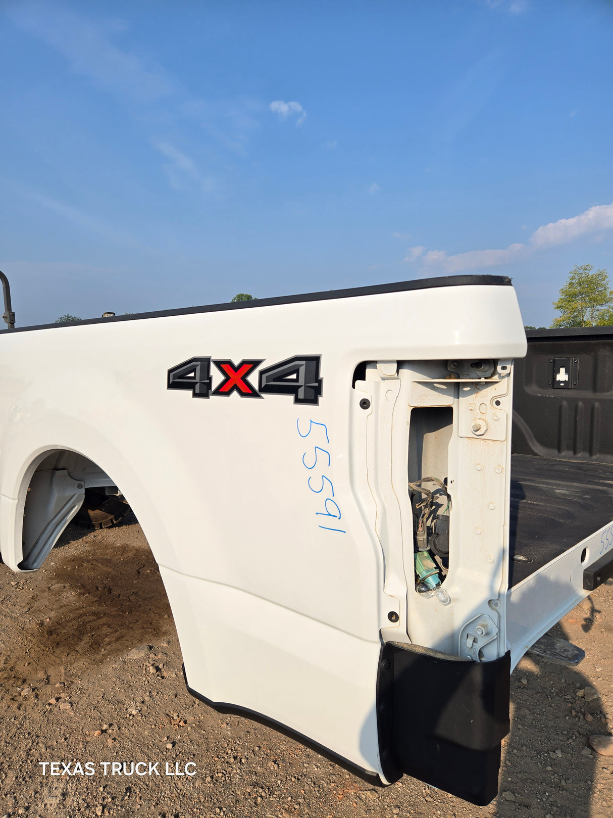 2017-2022 Ford F250 F350 Super Duty 6' 9" Short Truck Bed - Oxford White