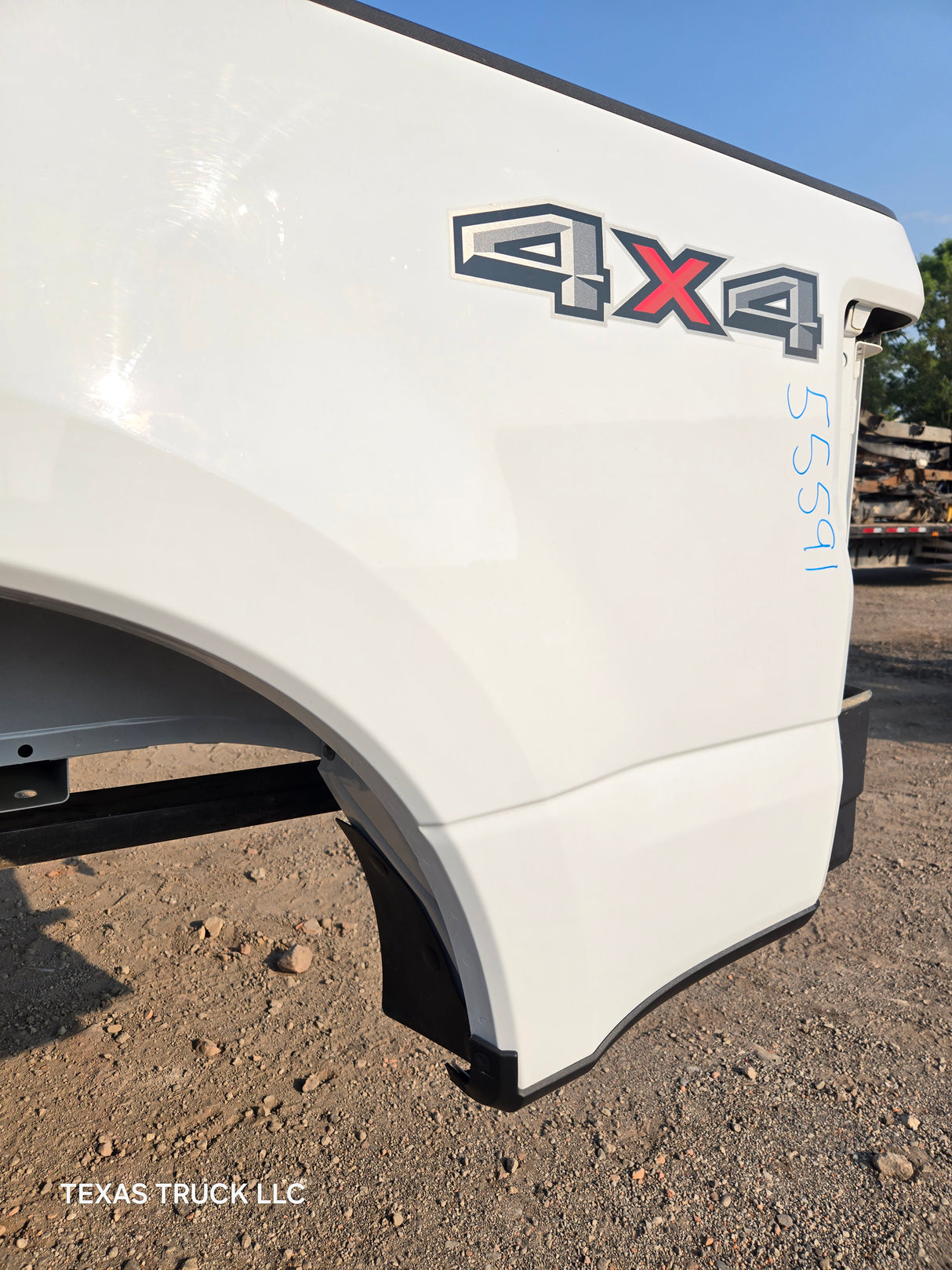 2017-2022 Ford F250 F350 Super Duty 6' 9" Short Truck Bed - Oxford White