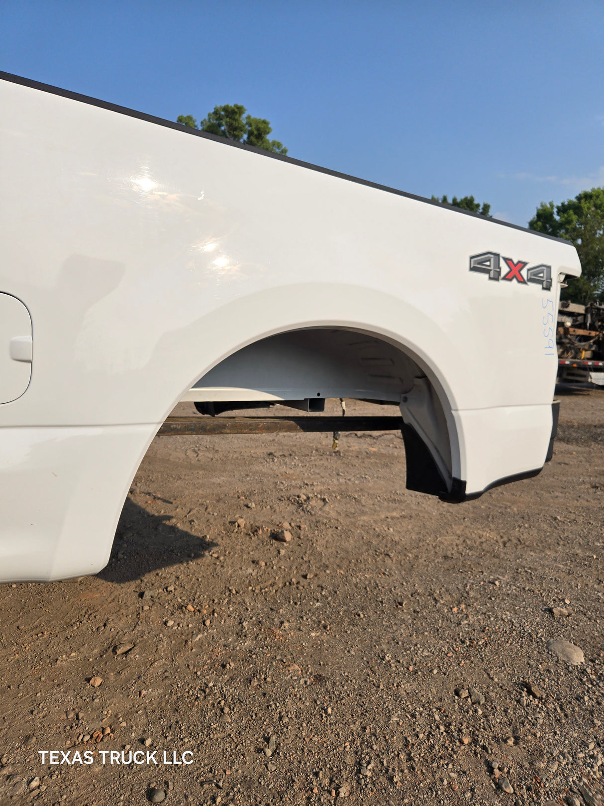 2017-2022 Ford F250 F350 Super Duty 6' 9" Short Truck Bed - Oxford White