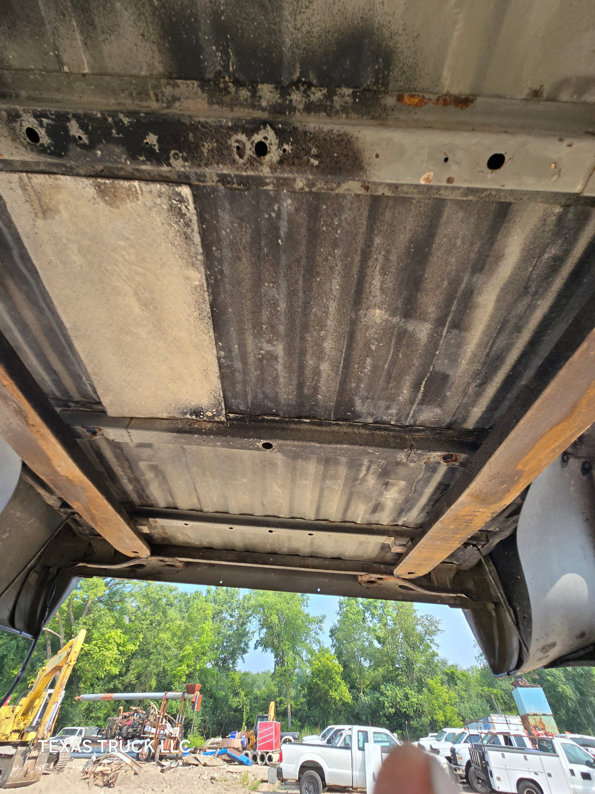 1999-2010 Ford Super Duty F250 F350 6' 9" Short Truck Bed - Black