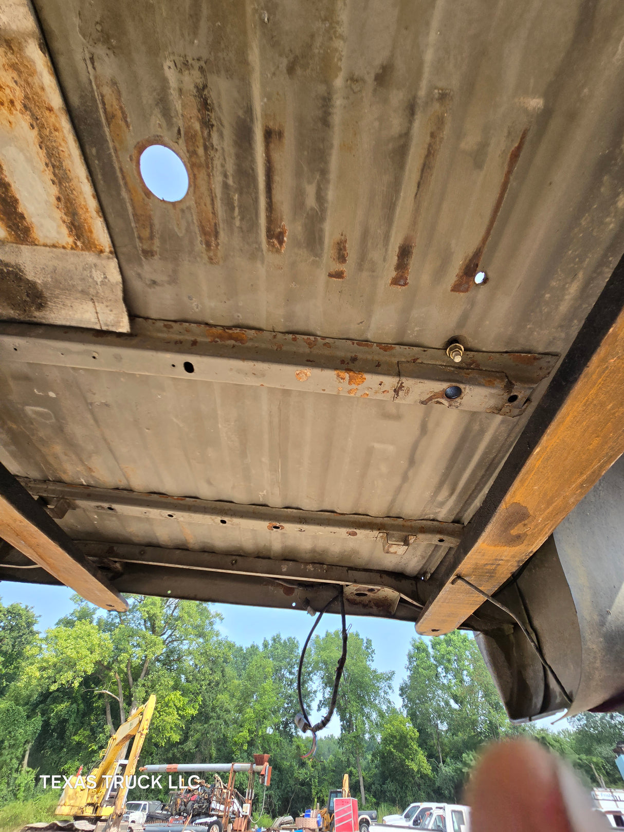 1999-2010 Ford Super Duty F250 F350 6' 9" Short Truck Bed - Brown & Tan