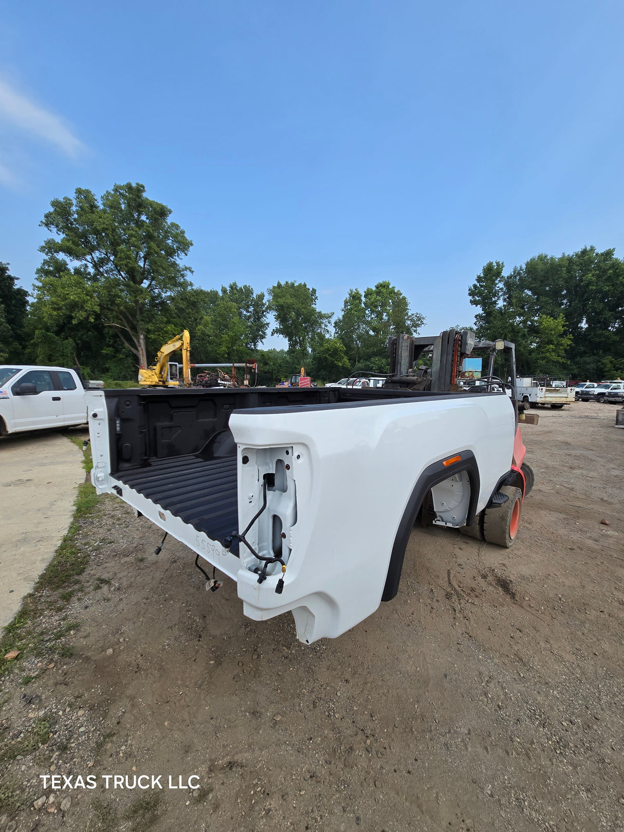 2019-2025 GMC Sierra 2500HD 3500HD 8' Long truck bed - White