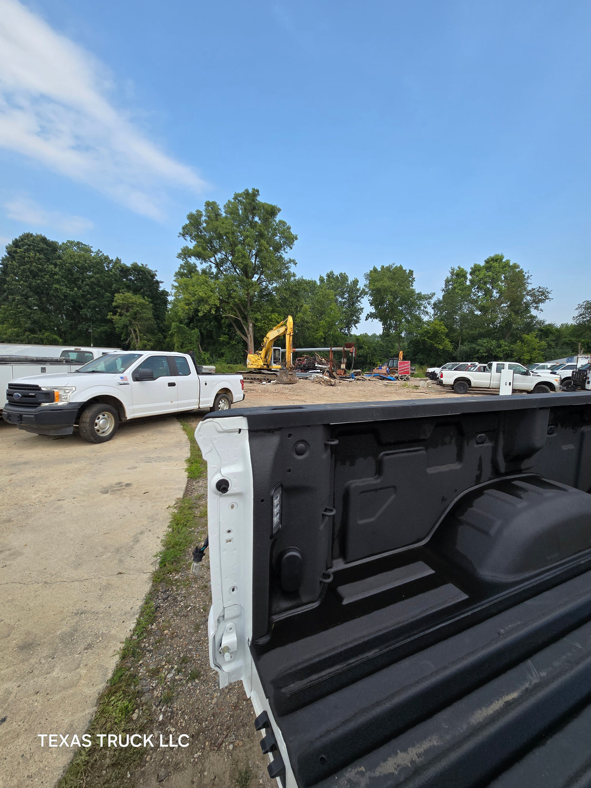 2019-2025 GMC Sierra 2500HD 3500HD 8' Long truck bed - White