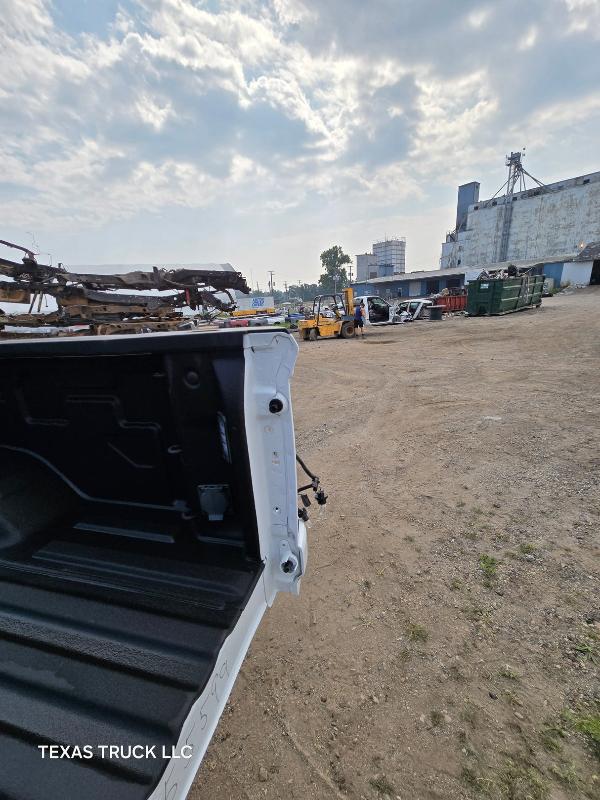 2019-2025 GMC Sierra 2500HD 3500HD 8' Long truck bed - White