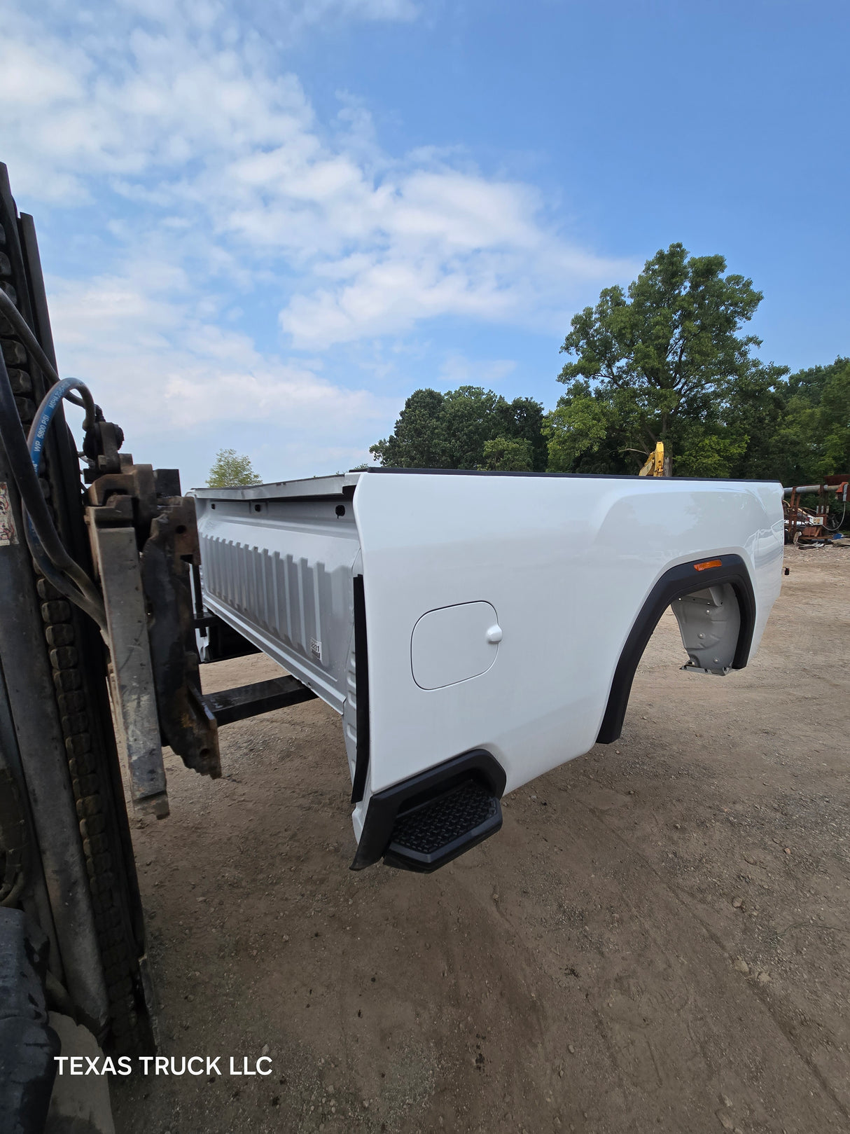 2019-2025 GMC Sierra 2500HD 3500HD 8' Long truck bed - White