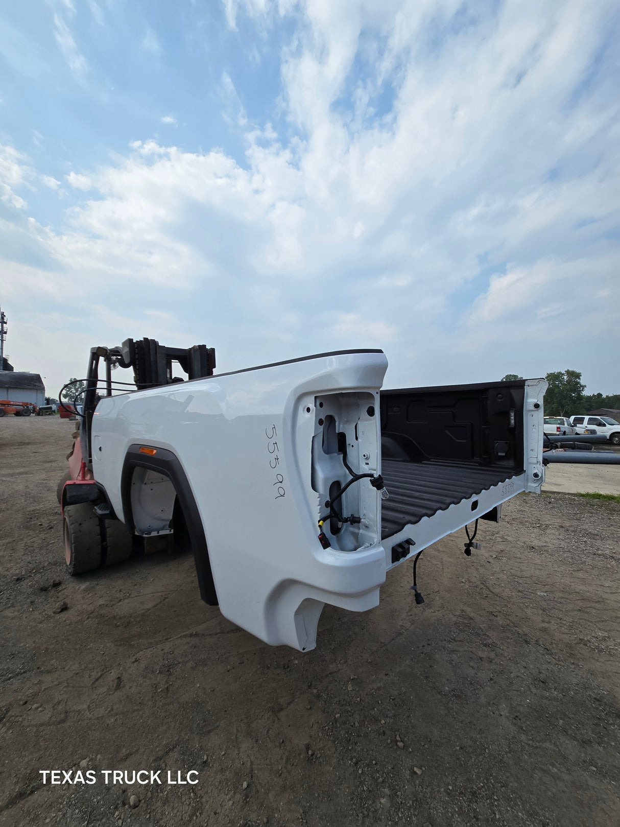 2019-2025 GMC Sierra 2500HD 3500HD 8' Long truck bed - White