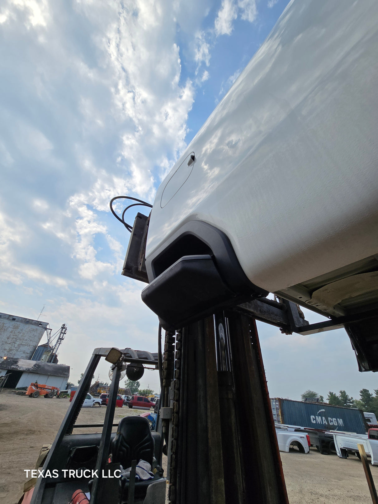 2019-2025 GMC Sierra 2500HD 3500HD 8' Long truck bed - White