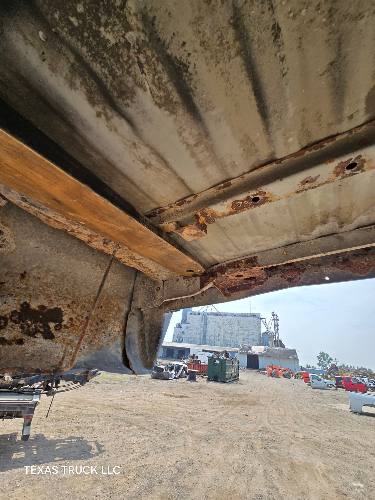 1999-2010 Ford Super Duty F250 F350 6' 9" Short Truck Bed - SEE PICS AND DISCRIPTION