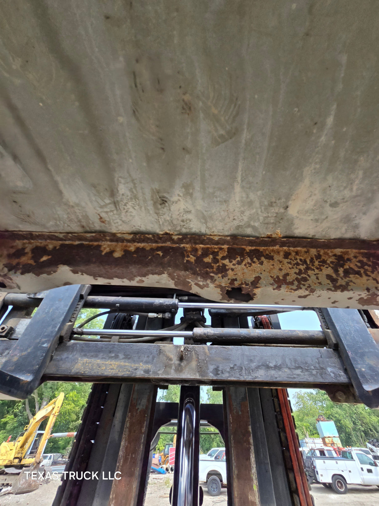 1999-2010 Ford Super Duty F250 F350 6' 9" Short Truck Bed - SEE PICS AND DISCRIPTION