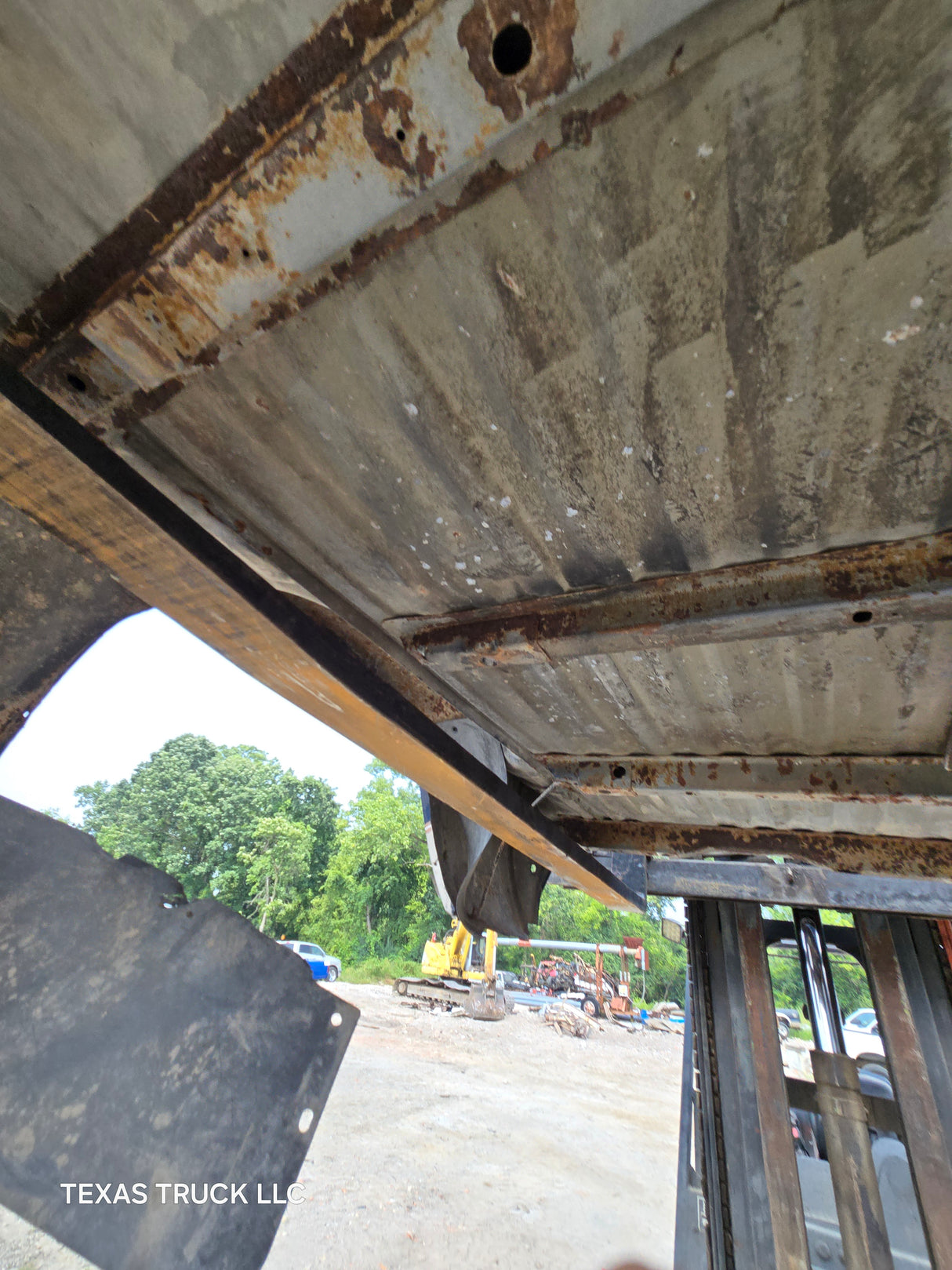 1999-2010 Ford Super Duty F250 F350 6' 9" Short Truck Bed - SEE PICS AND DISCRIPTION