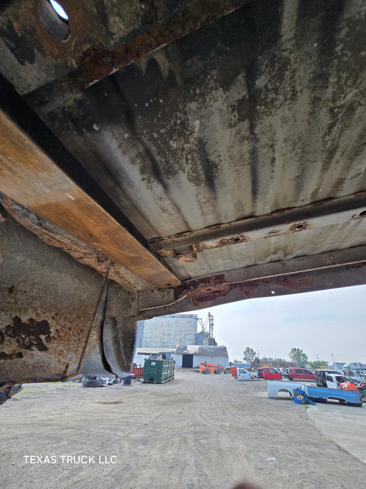 1999-2010 Ford Super Duty F250 F350 6' 9" Short Truck Bed - SEE PICS AND DISCRIPTION