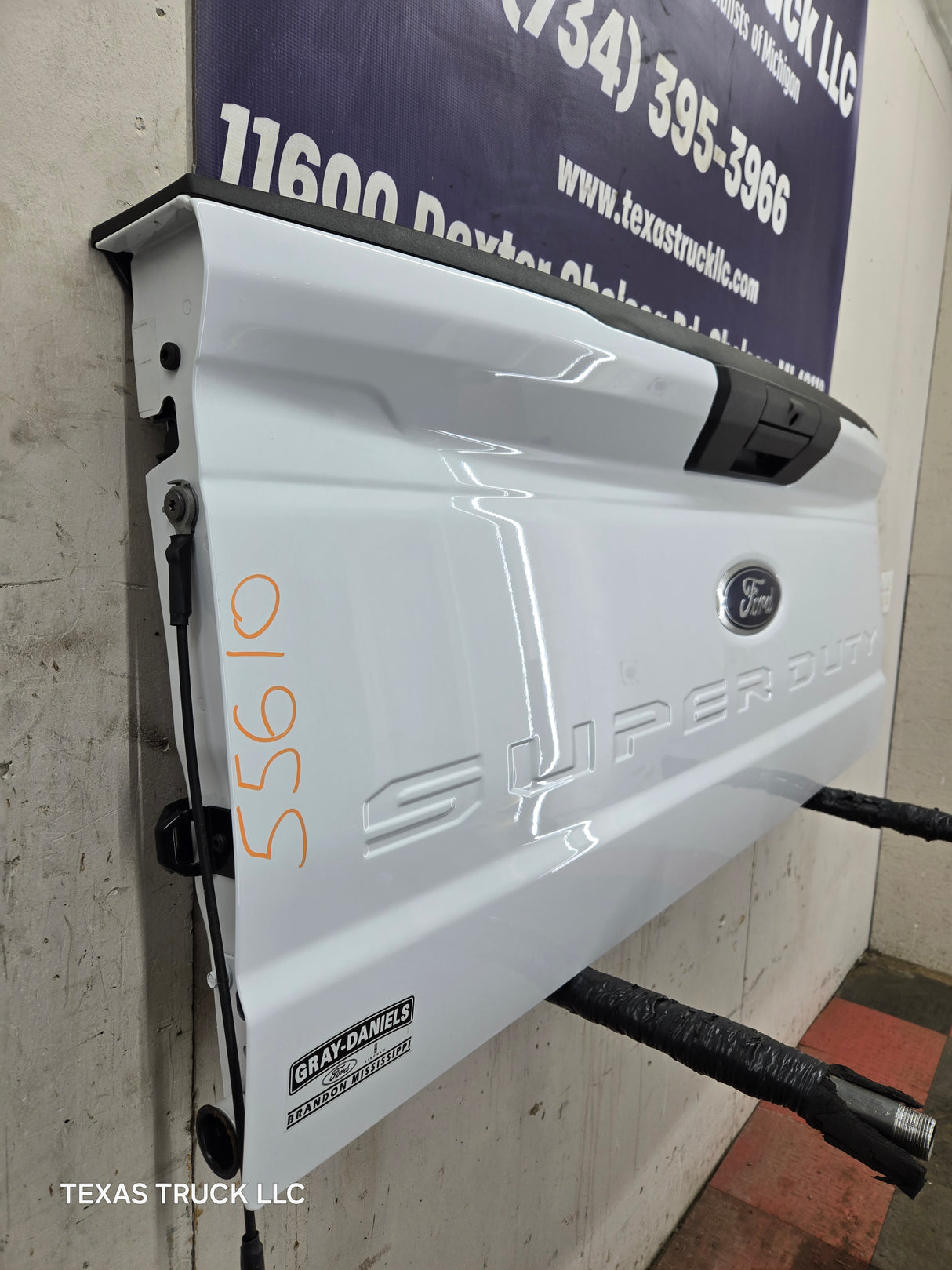 2023-2025 Ford Super Duty F250 F350 F450 F550 Tailgate - Oxford White