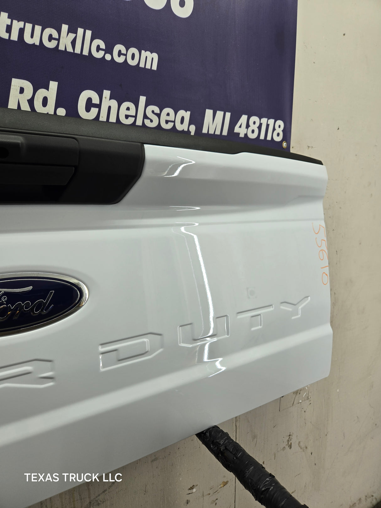 2023-2025 Ford Super Duty F250 F350 F450 F550 Tailgate - Oxford White