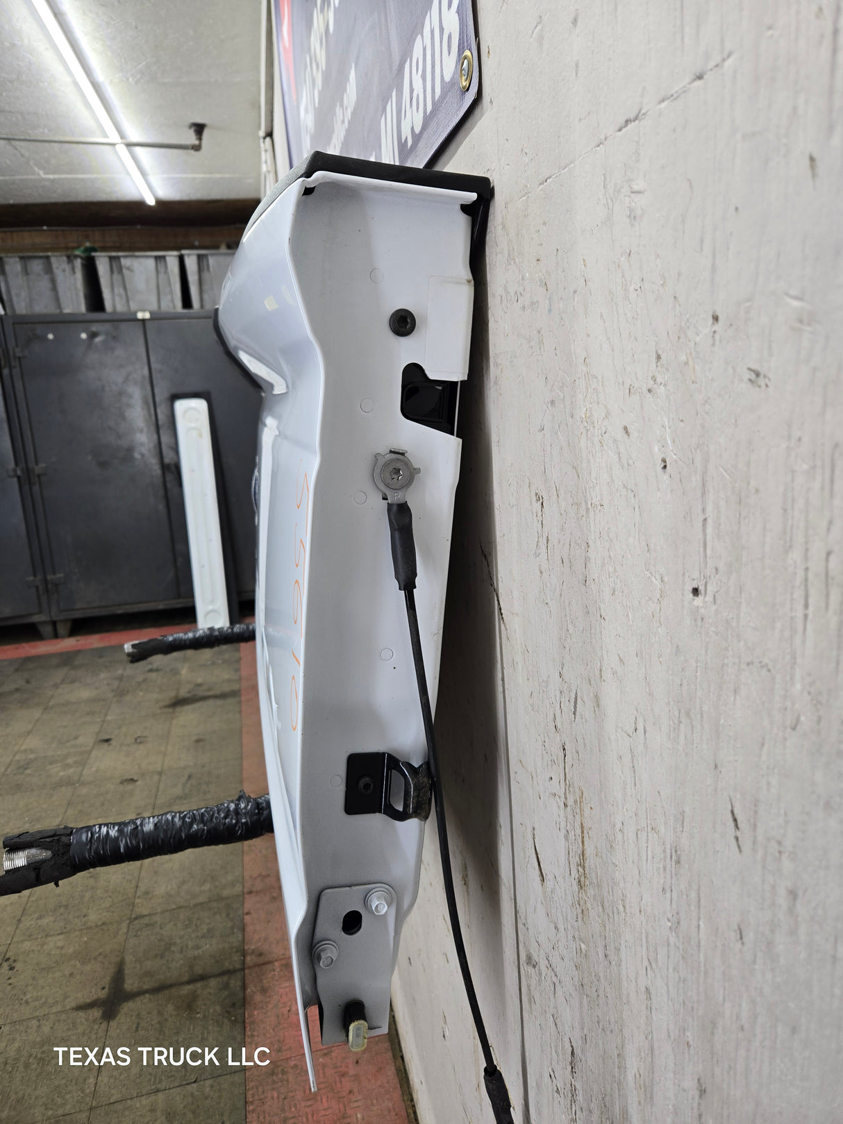 2023-2025 Ford Super Duty F250 F350 F450 F550 Tailgate - Oxford White