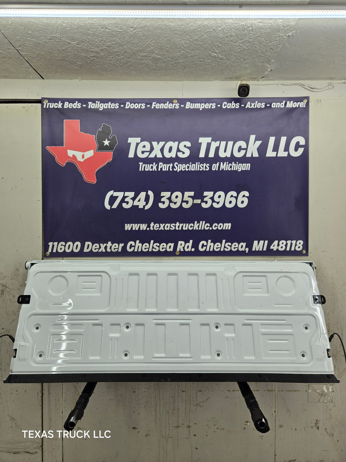 2023-2025 Ford Super Duty F250 F350 F450 F550 Tailgate - Oxford White