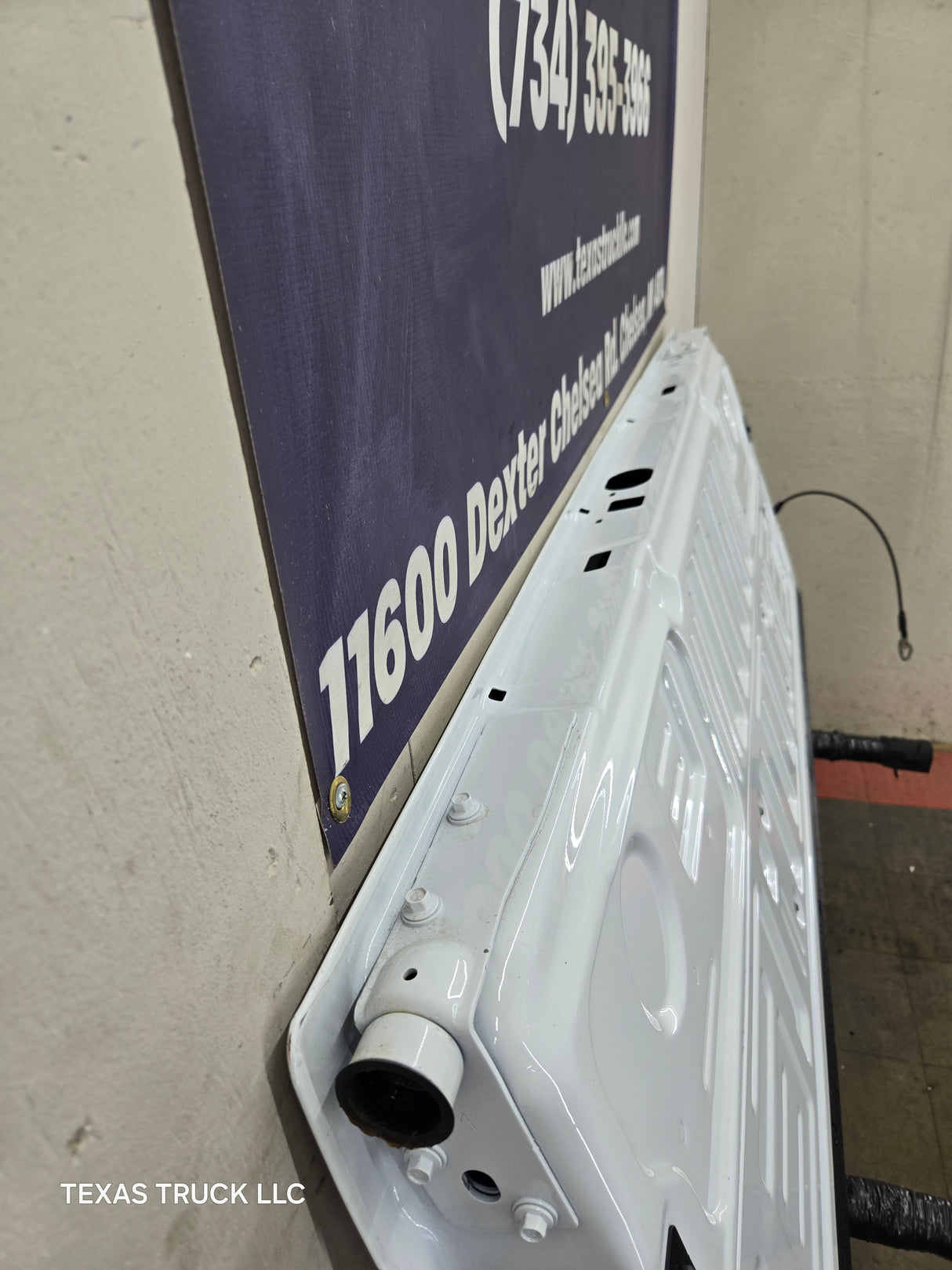 2023-2025 Ford Super Duty F250 F350 F450 F550 Tailgate - Oxford White
