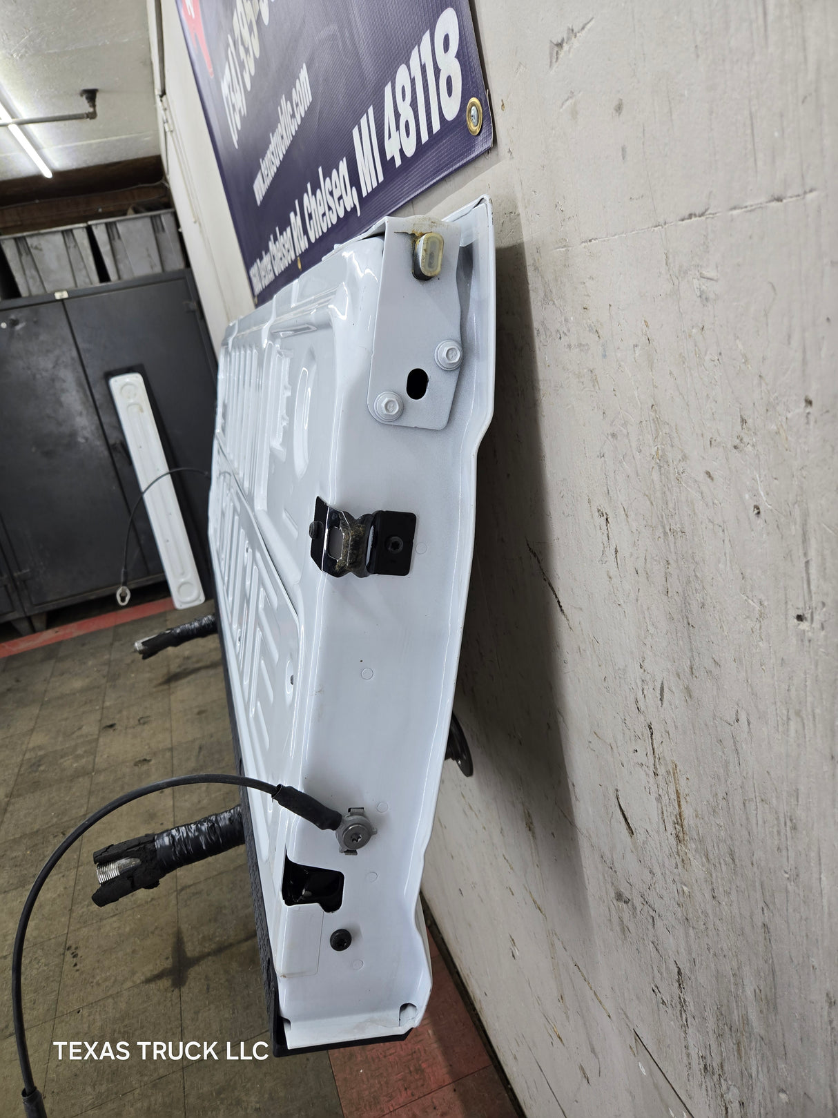 2023-2025 Ford Super Duty F250 F350 F450 F550 Tailgate - Oxford White