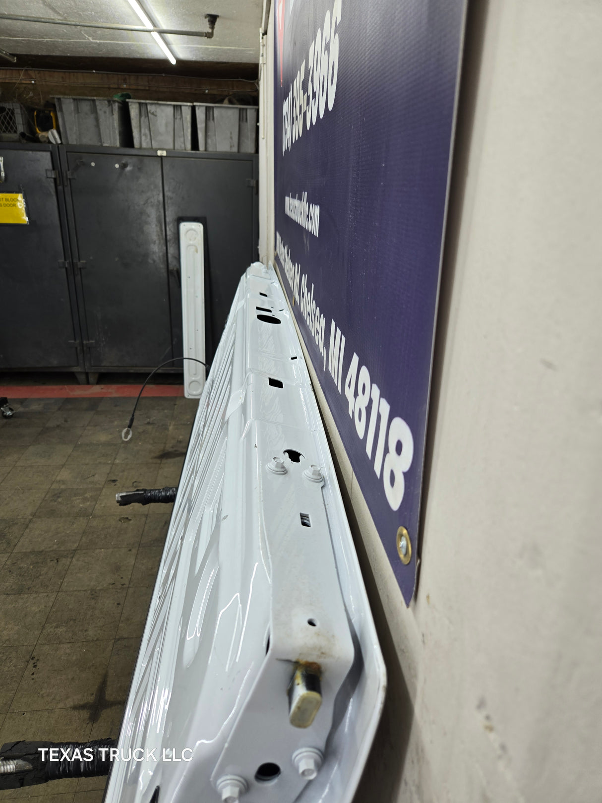 2023-2025 Ford Super Duty F250 F350 F450 F550 Tailgate - Oxford White
