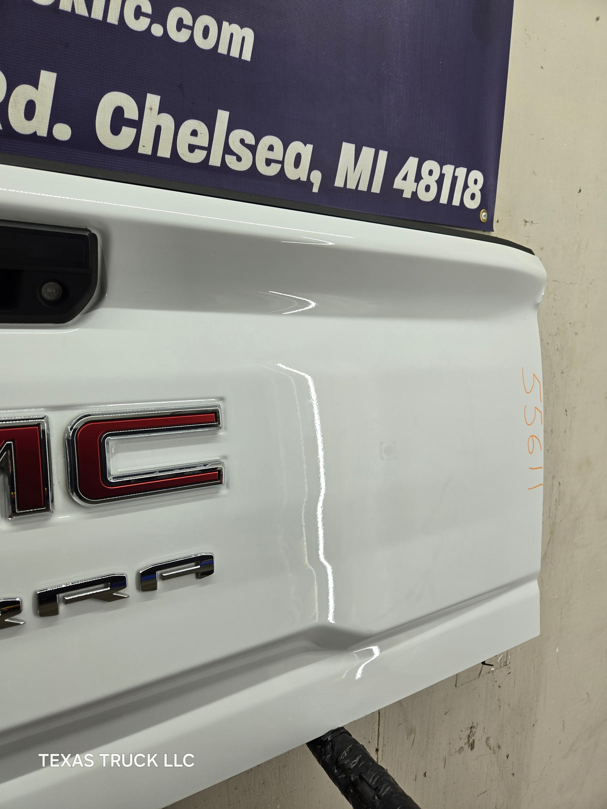2019-2025 GMC Sierra 2500 3500HD Tailgate - White