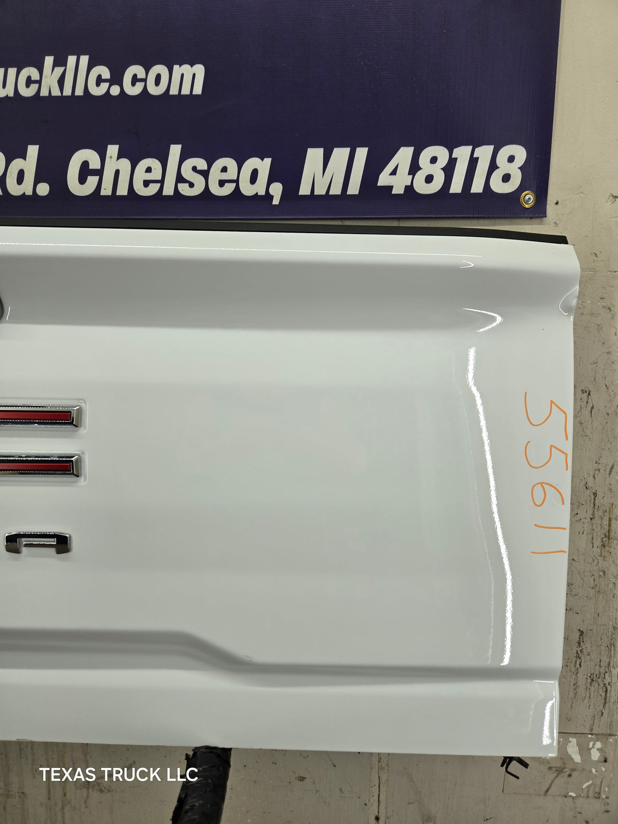 2019-2025 GMC Sierra 2500 3500HD Tailgate - White