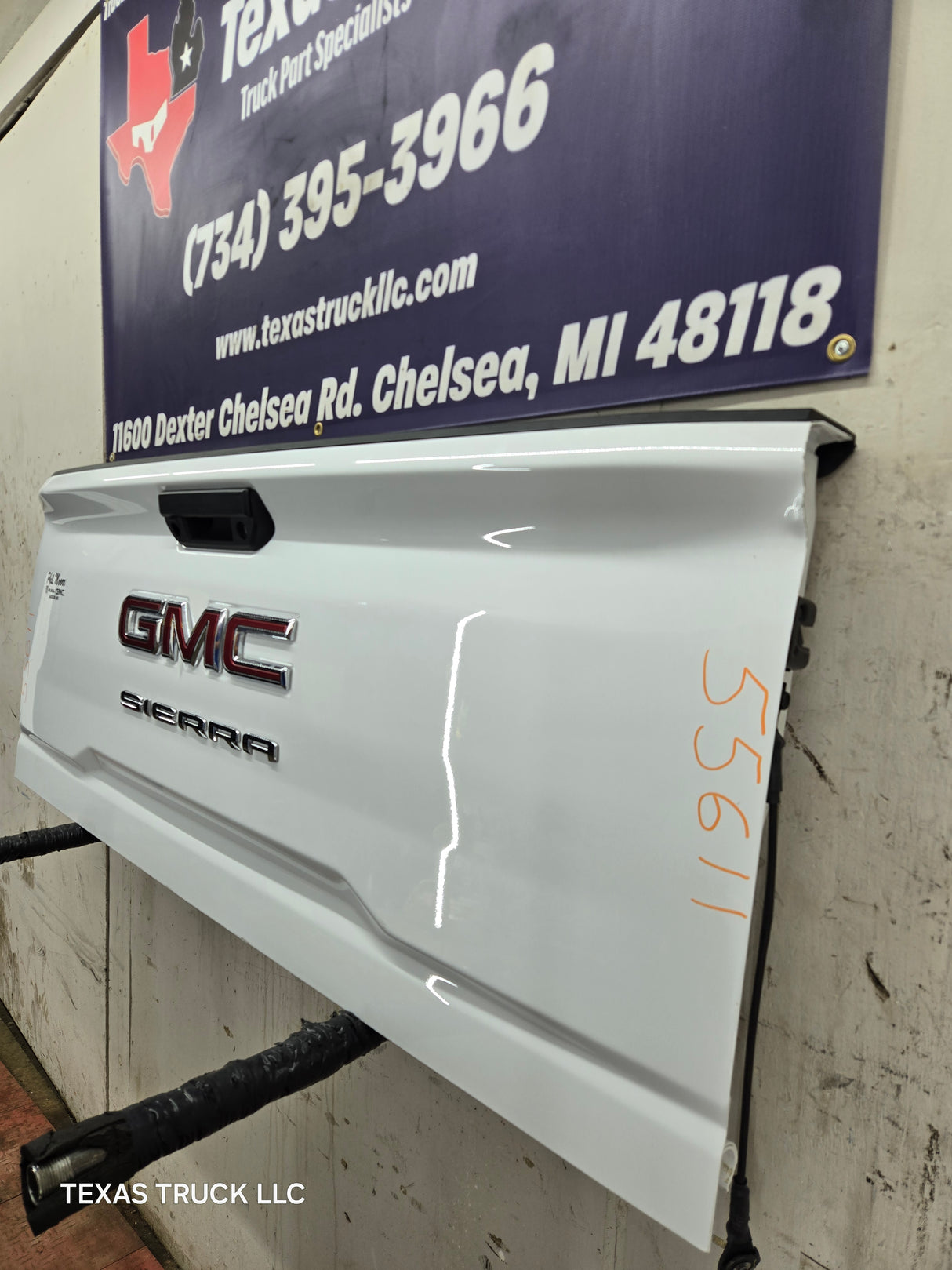 2019-2025 GMC Sierra 2500 3500HD Tailgate - White