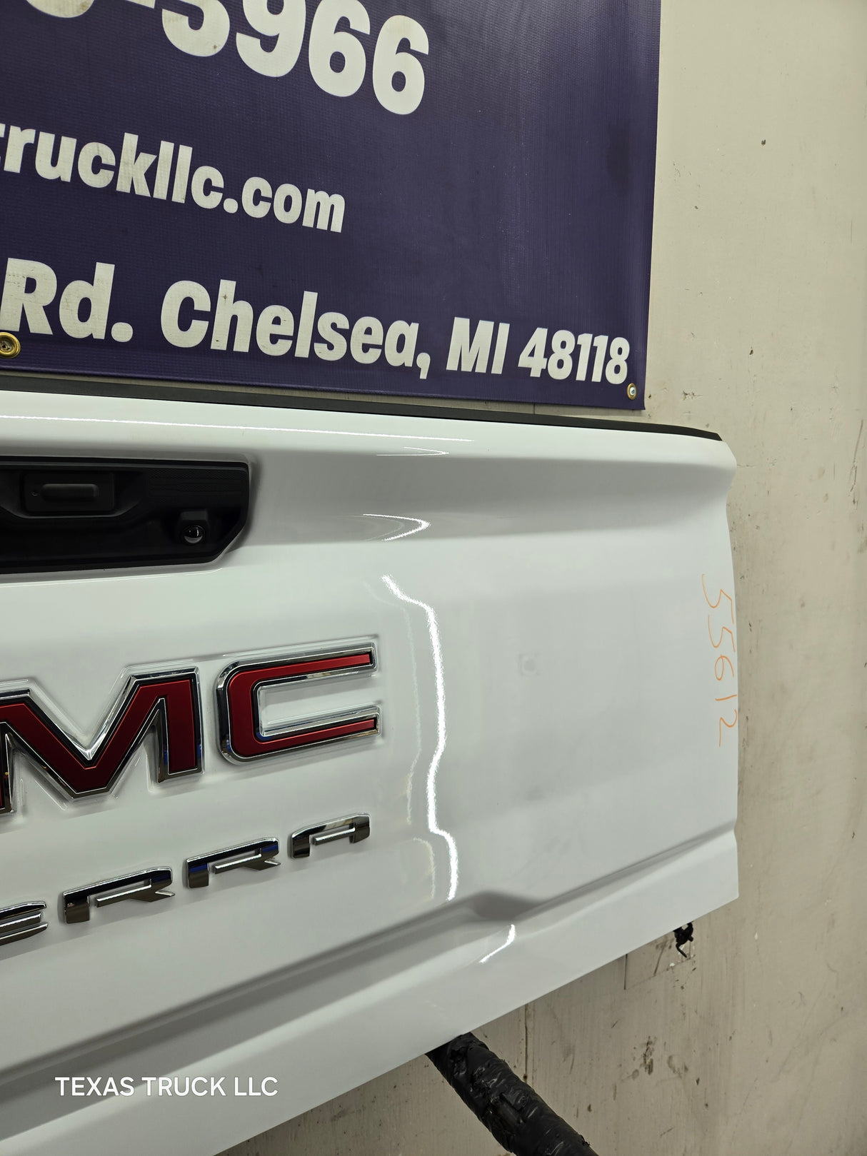 2019-2025 GMC Sierra 2500 3500HD Tailgate - White