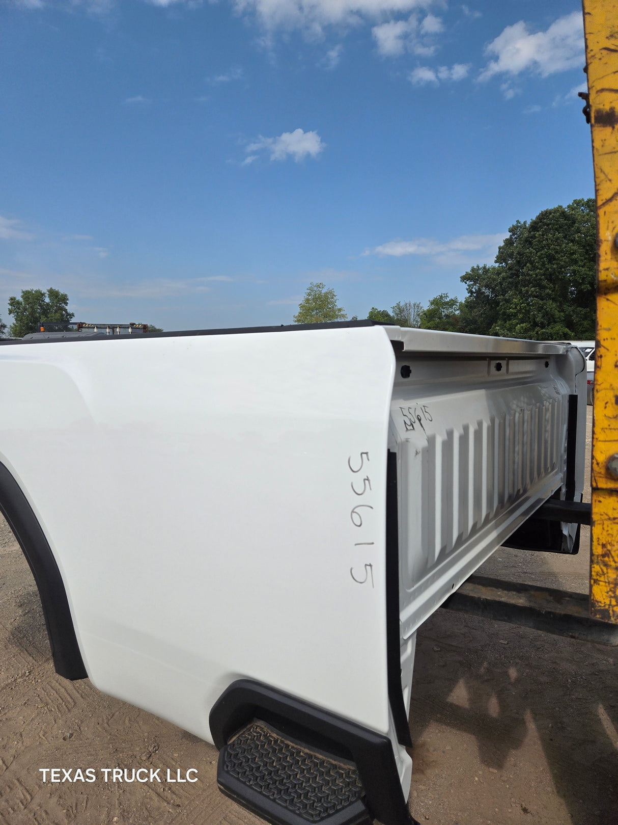 2019-2025 GMC Sierra 2500HD 3500HD 8' Long truck bed - White