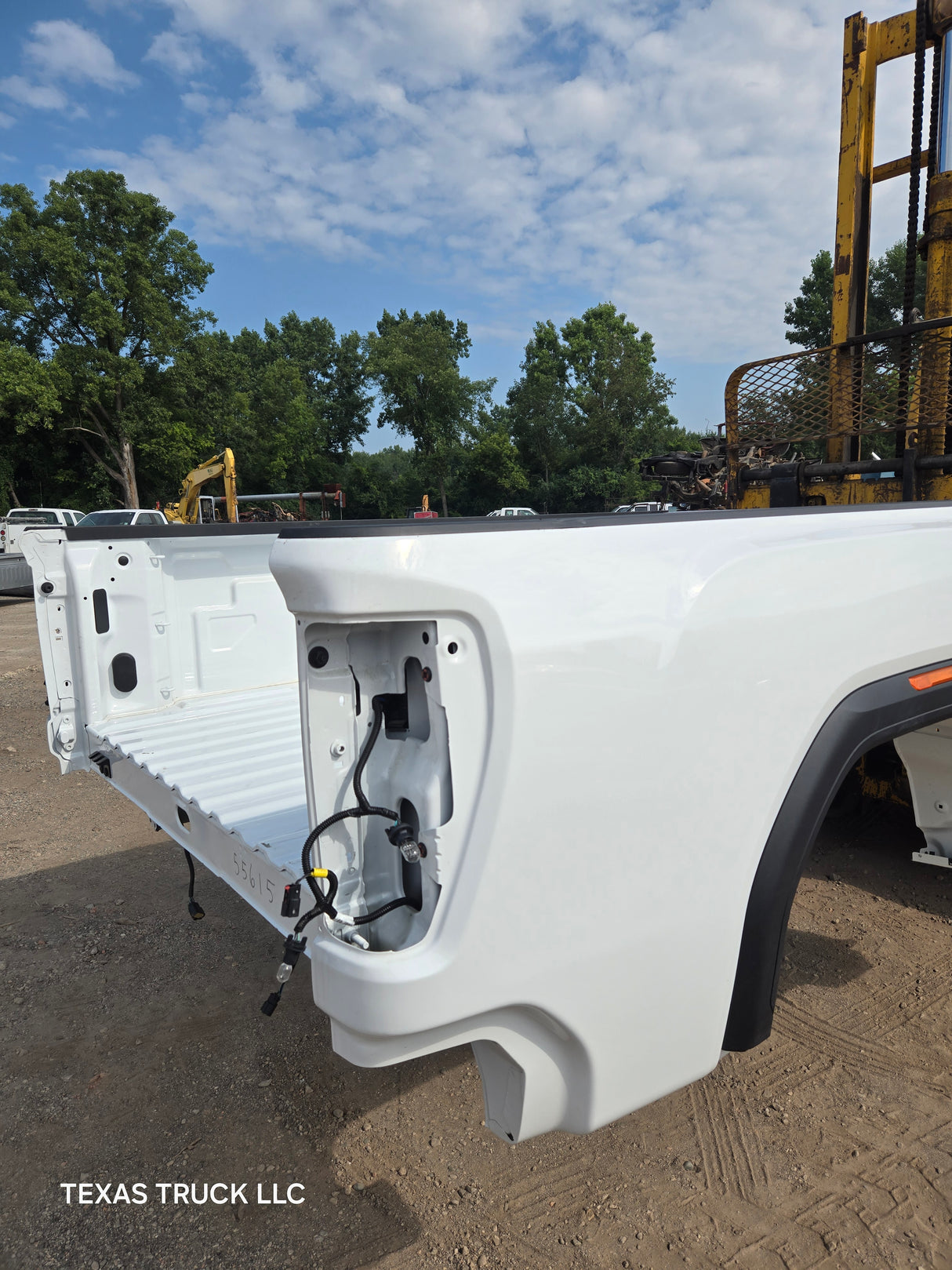 2019-2025 GMC Sierra 2500HD 3500HD 8' Long truck bed - White